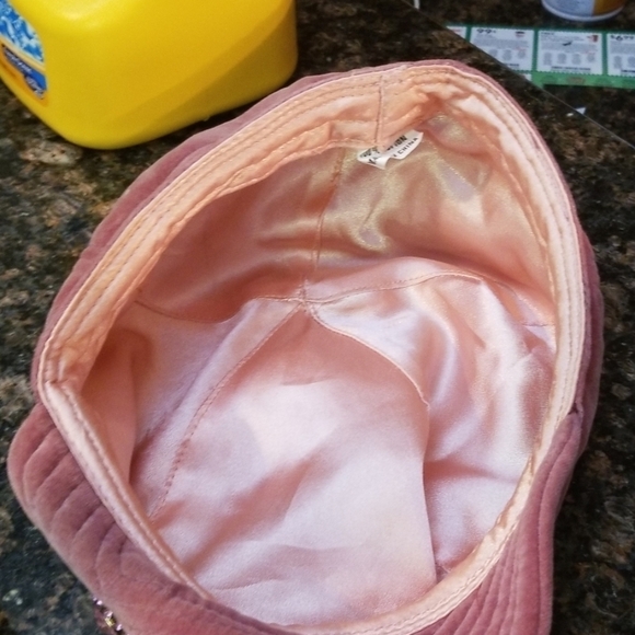 Girls pink hat - Picture 2 of 3
